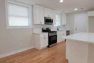 2836 W Arthur St, Chicago, IL 60645 - Photo 4