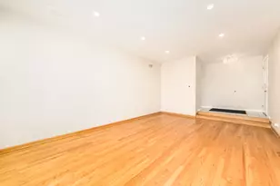 9135 Hollyberry Ave, Des Plaines, IL 60016 - Photo 10