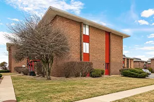 15830 Terrace Dr, Oak Forest, IL 60452 - Photo 1