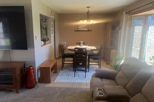 3004 S Lynn Ct, Mount Prospect, IL 60056 - Photo 6