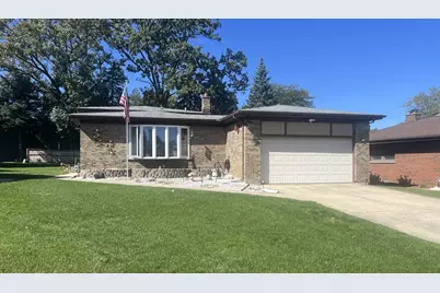 3004 S Lynn Court, Mount Prospect, IL 60056 - Photo 1