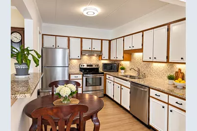 1033 Busse Highway #2A, Park Ridge, IL 60068 - Photo 8