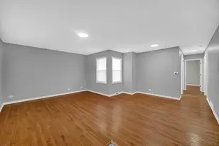 1007 Cedar Ave, Elgin, IL 60120 - Photo 4