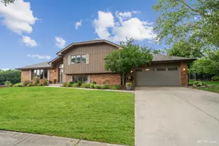 105 Azalea Rd, Frankfort, IL 60423 - Photo 1