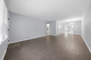 15321 Willow Ln, Markham, IL 60428 - Photo 6