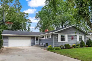 419 S Phelps Ave, Arlington Heights, IL 60004 - Photo 2