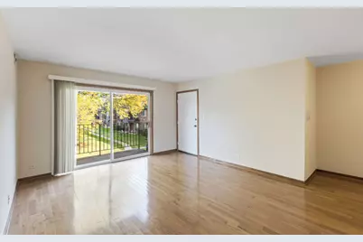 9400 Bay Colony Drive #2W, Des Plaines, IL 60016 - Photo 4