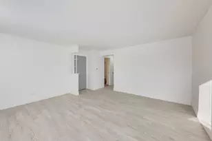 10360 Michael Todd Terrace, Glenview, IL 60025 - Photo 4