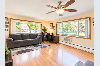 7019 N Ridge Boulevard #1A, Chicago, IL 60645 - Photo 2