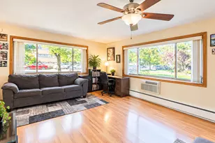 7019 N Ridge Blvd, Chicago, IL 60645 - Photo 2