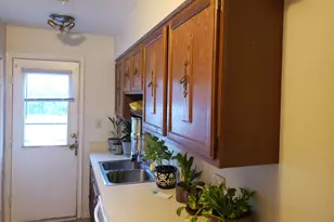 9357 Bay Colony Dr, Des Plaines, IL 60016 - Photo 4