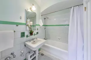 222 E Chestnut St, Chicago, IL 60611 - Photo 12