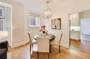222 E Chestnut St, Chicago, IL 60611 - Photo 4