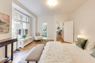 222 E Chestnut St, Chicago, IL 60611 - Photo 8
