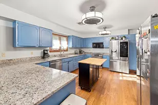 23 Coffman Ln, Plano, IL 60545 - Photo 6