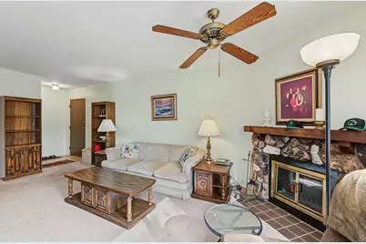 215 Brookston Drive #B2, Schaumburg, IL 60193 - Photo 4