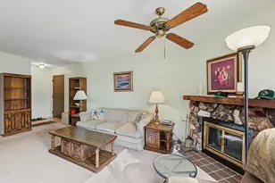 215 Brookston Dr, Schaumburg, IL 60193 - Photo 4