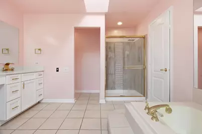 192 W Fox Hill Drive, Buffalo Grove, IL 60089 - Photo 22