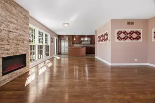 192 W Fox Hill Dr, Buffalo Grove, IL 60089 - Photo 8
