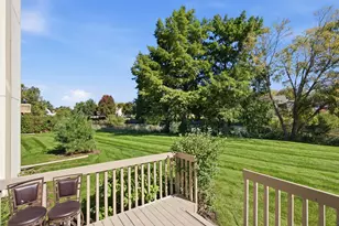 192 W Fox Hill Dr, Buffalo Grove, IL 60089 - Photo 42