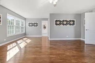 192 W Fox Hill Dr, Buffalo Grove, IL 60089 - Photo 18
