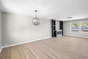 300 Hickory Ave, Romeoville, IL 60446 - Photo 10