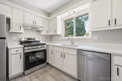 1654 Dover Court #A, Wheaton, IL 60189 - Photo 12