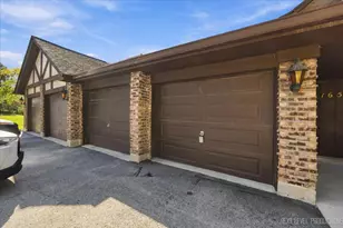 1654 Dover Ct, Wheaton, IL 60189 - Photo 2