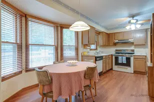 705 Royal Glen Dr, Cary, IL 60013 - Photo 10