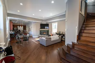 2009 W Walton St, Chicago, IL 60622 - Photo 2