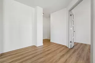 247 E Chestnut St, Chicago, IL 60611 - Photo 10