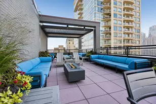 247 E Chestnut St, Chicago, IL 60611 - Photo 20