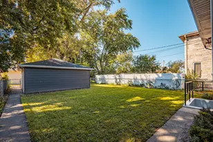 7930 N Kenneth Ave, Skokie, IL 60076 - Photo 32