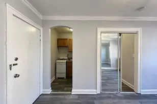 661 W Sheridan Rd, Chicago, IL 60613 - Photo 2