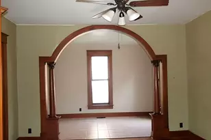 218 E Washington St, Paris, IL 61944 - Photo 2