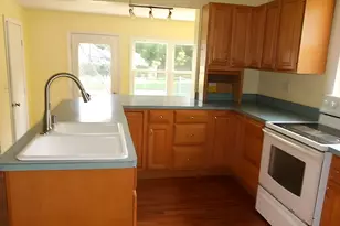 218 E Washington St, Paris, IL 61944 - Photo 4