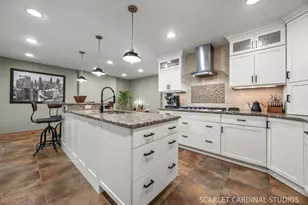 1608 Clyde Dr, Naperville, IL 60565 - Photo 8