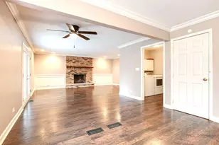 562 Applegate Ln, Lake Zurich, IL 60047 - Photo 12