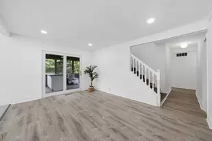 911 Kohley Rd, Lisle, IL 60532 - Photo 16