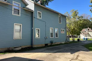 554 Bangs St, Aurora, IL 60505 - Photo 8