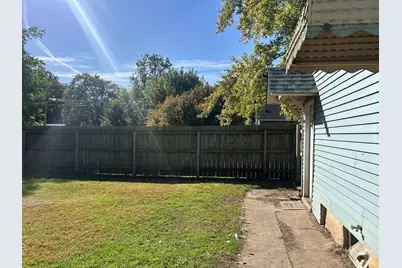 554 Bangs Street, Aurora, IL 60505 - Photo 6