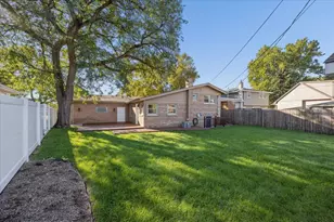 5504 Oak Center Dr, Oak Lawn, IL 60453 - Photo 20
