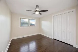5504 Oak Center Dr, Oak Lawn, IL 60453 - Photo 12