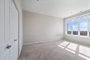 1199 E Port Clinton Rd, Vernon Hills, IL 60061 - Photo 12
