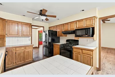 4516 Hillside Court, Crystal Lake, IL 60012 - Photo 8