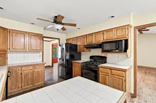4516 Hillside Ct, Crystal Lake, IL 60012 - Photo 8