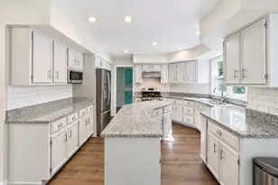 2412 Clifton Ct, Naperville, IL 60565 - Photo 20