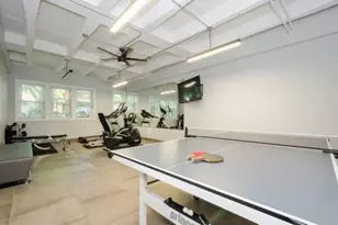 1521 W Sherwin Ave, Chicago, IL 60626 - Photo 10