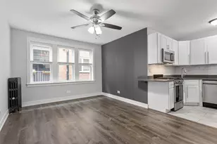 1521 W Sherwin Ave, Chicago, IL 60626 - Photo 2
