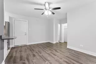 1521 W Sherwin Ave, Chicago, IL 60626 - Photo 6
